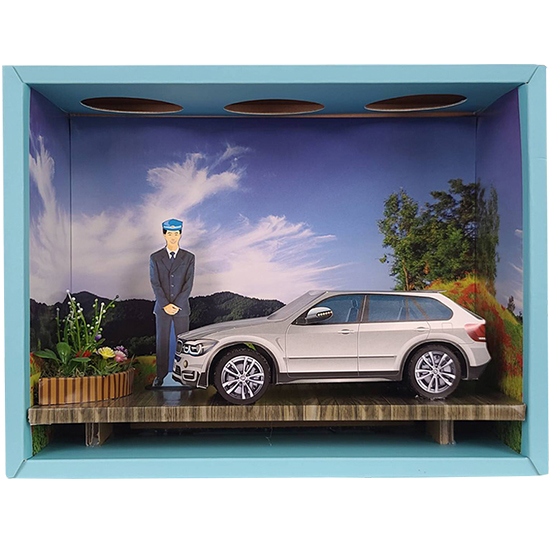 紙紮BMW休旅情境